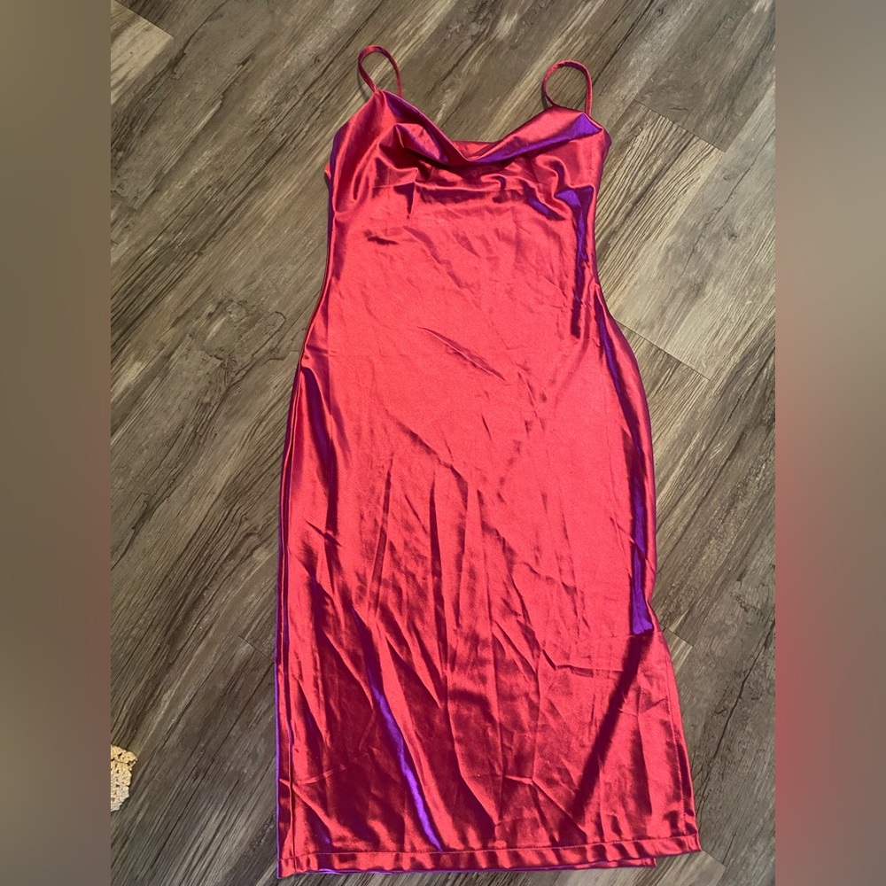 Red satin dress M